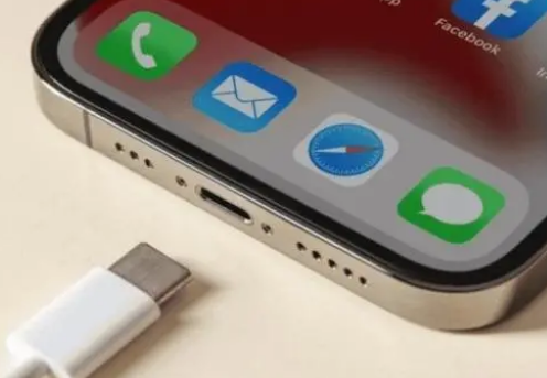 丹巴苹果15维修分享iPhone15改USB-C接口后能和安卓用户互借充电器吗 